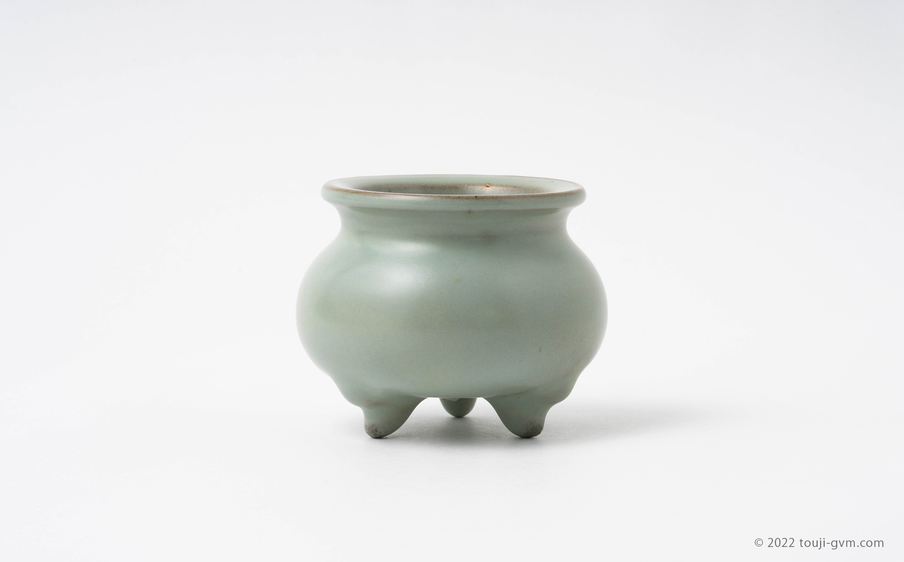 鈞窯 月白釉三足香炉 – Jun ware Censer | 陶磁オンライン美術館ー