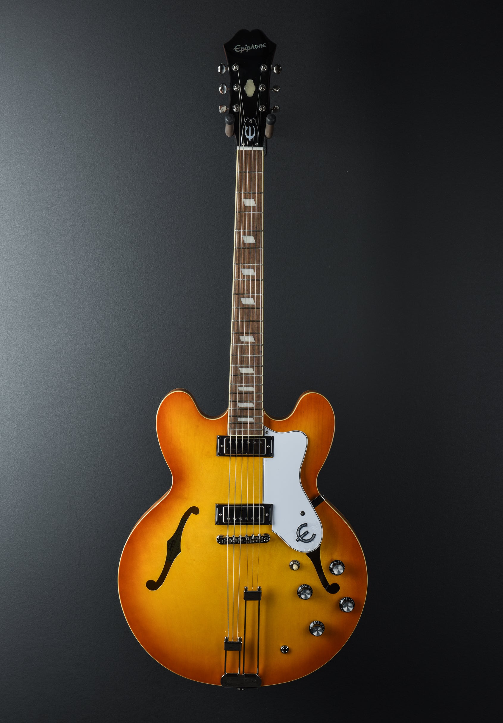 Riviera - Royal Tan – Dave's Guitar Shop