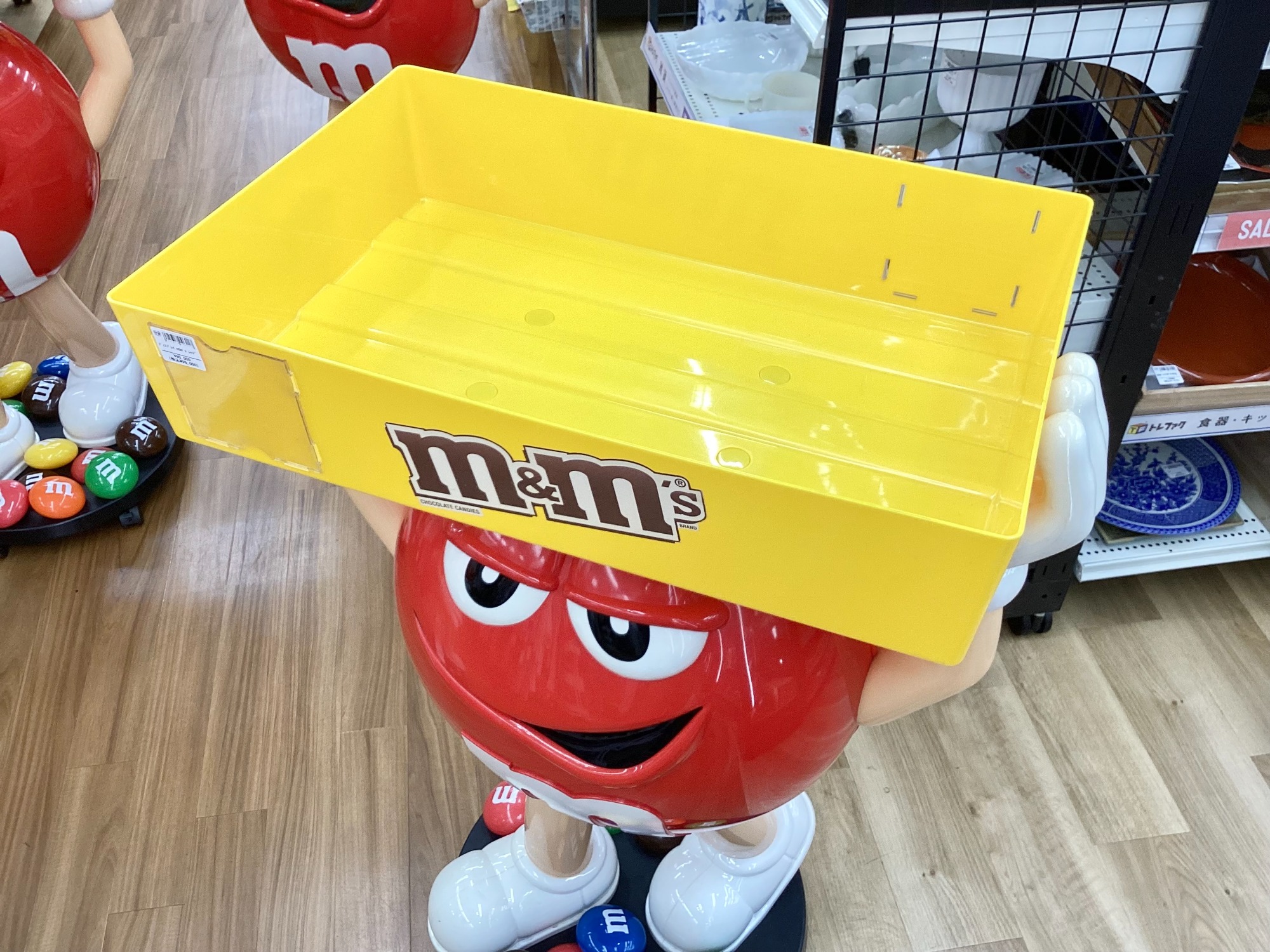 M&M's（エムアンドエムズ）】巨大ディスプレイが入荷しました