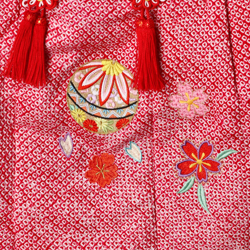 七五三被布 : K123 【三歳女児被布】【正絹】赤 総絞り手毬に桜×赤