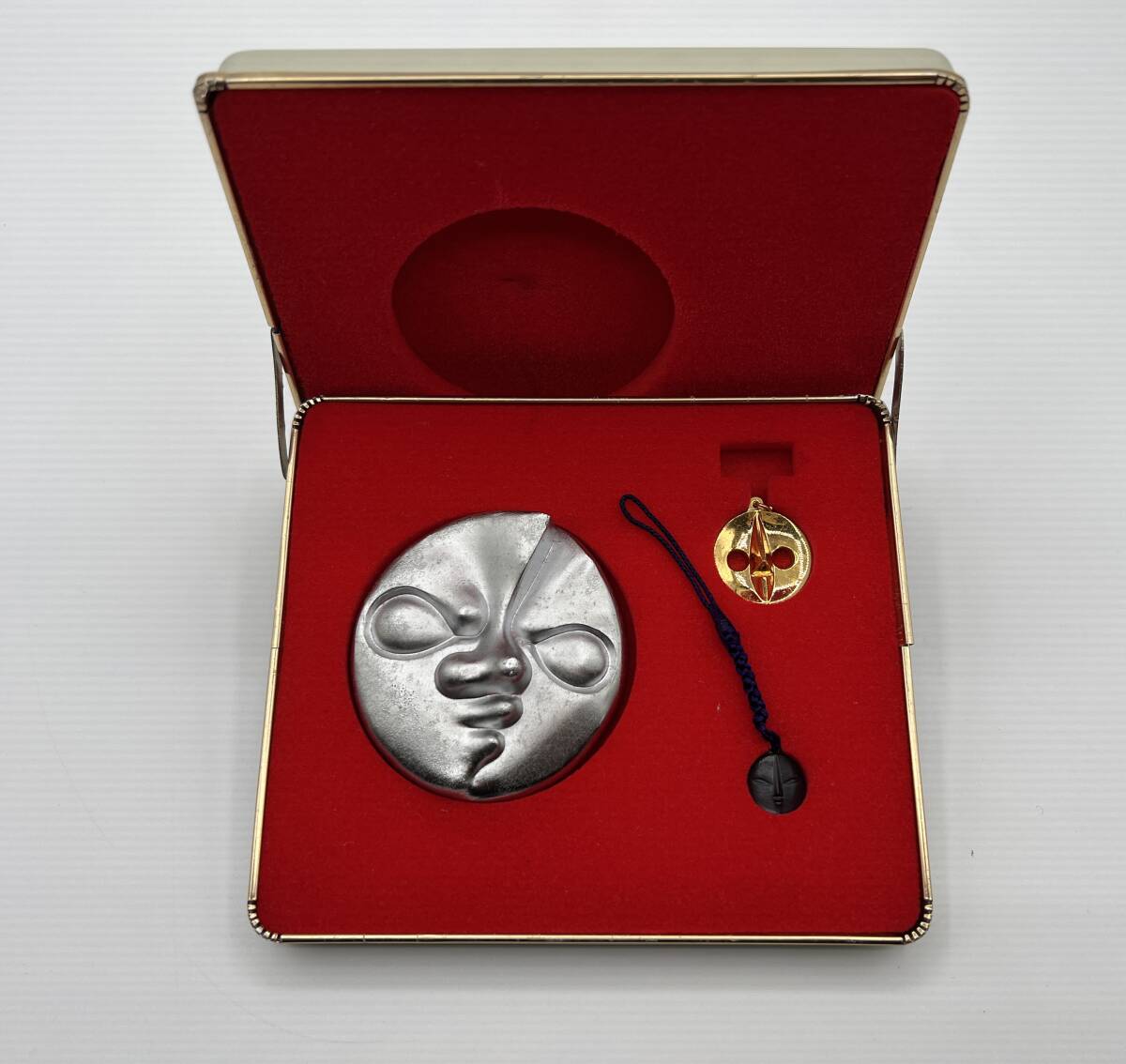 Yahoo!オークション -「岡本太郎 太陽の顔」の落札相場・落札価格