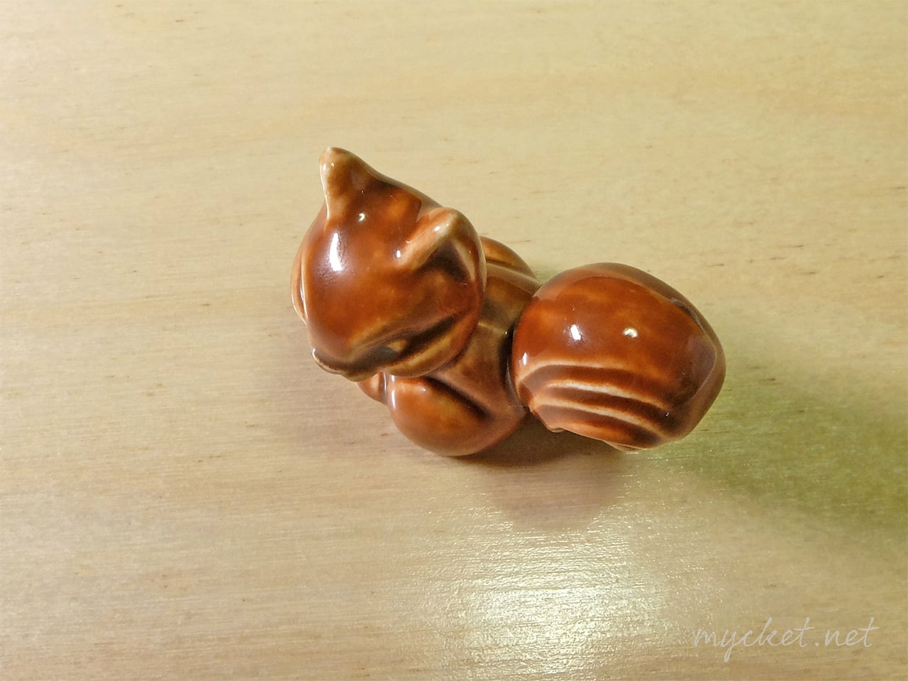 ドイツ「Goebel」西ドイツ時代・陶磁器製のリス（ユーズド/置物