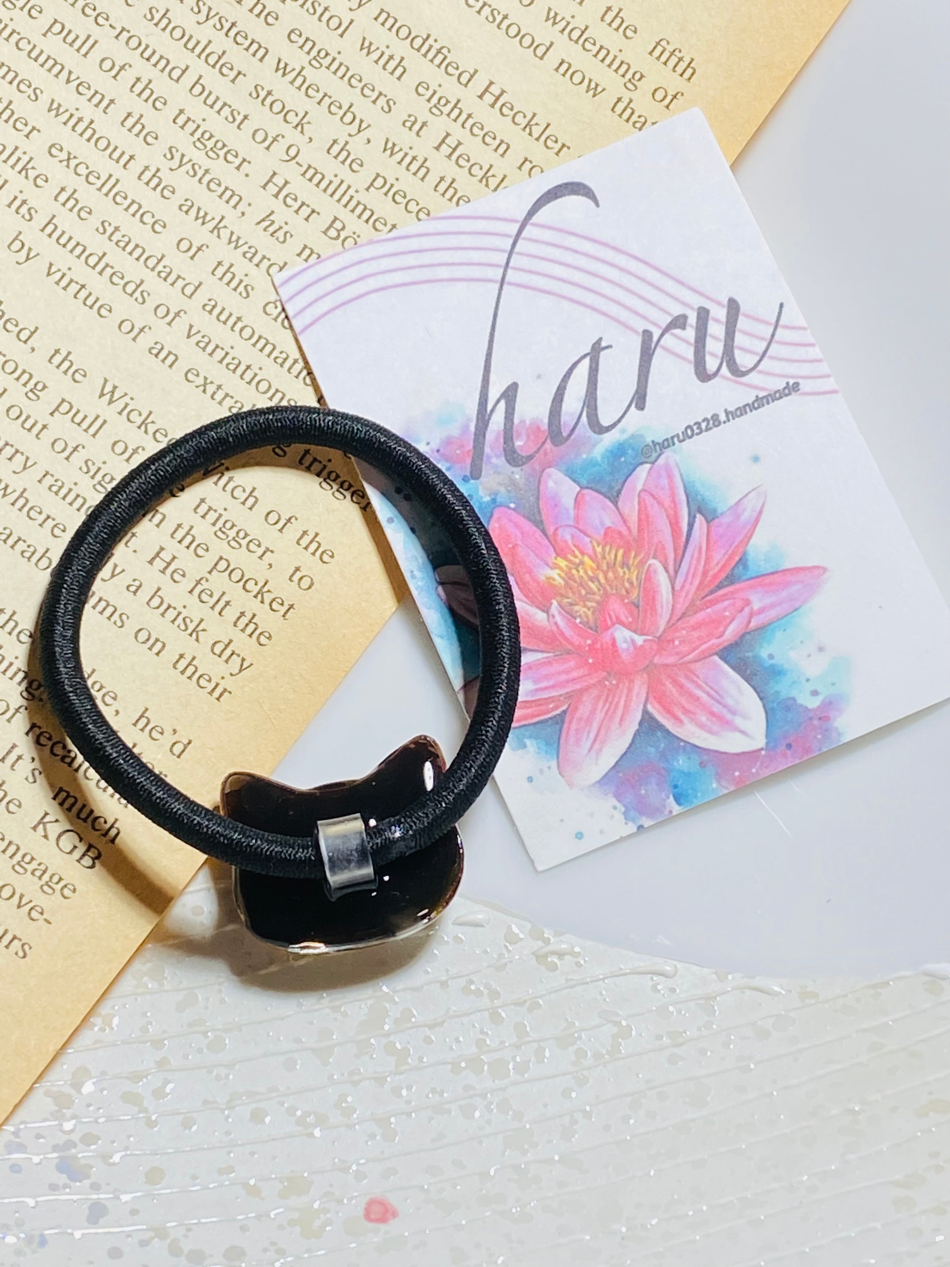 レジンヘアゴム ハンドメイドアクセサリー レジン 猫 | Lotus flower