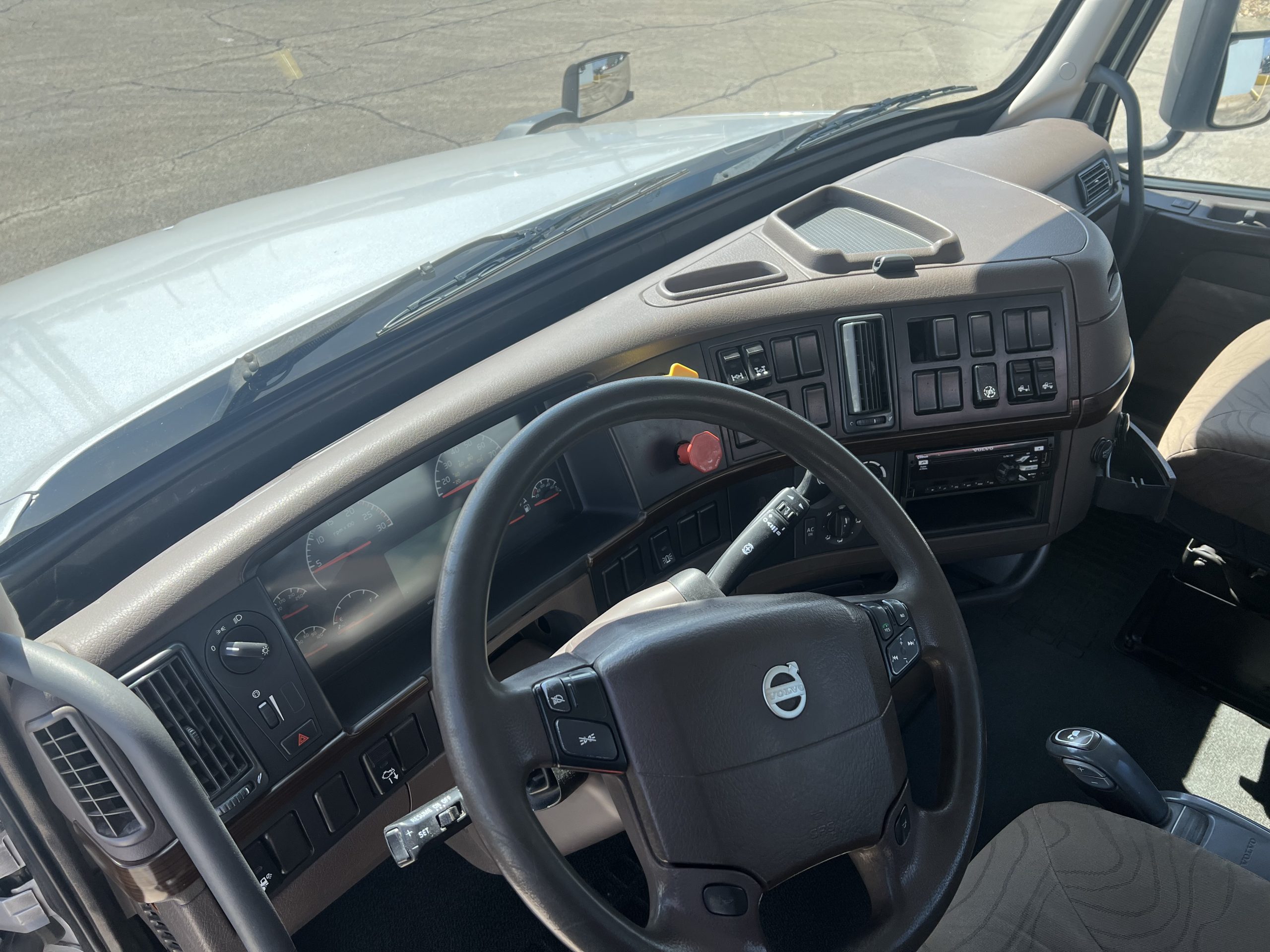 2018 VOLVO VNL300 - CIT Trucks
