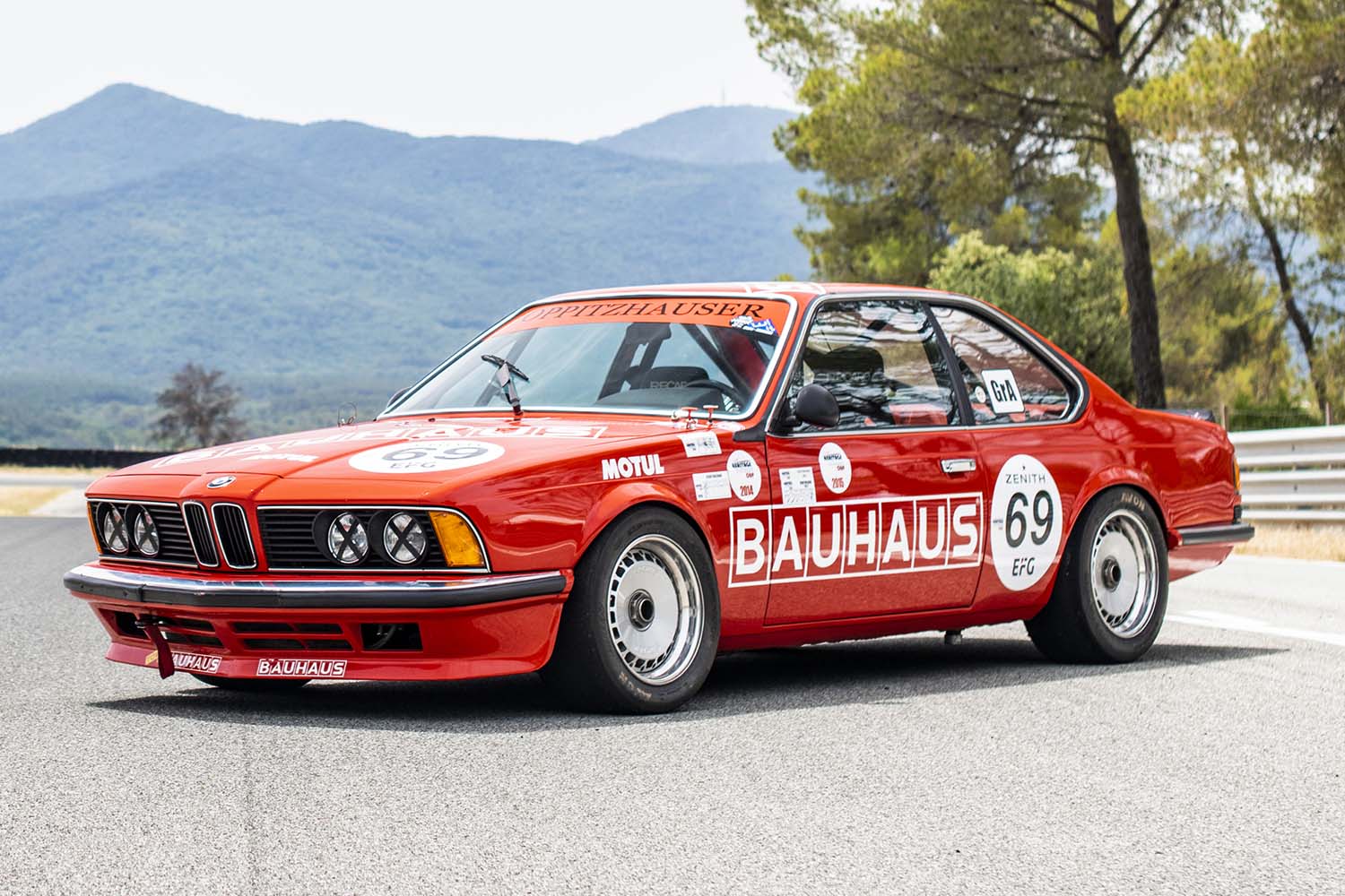 2500万円弱で落札！ 世界一美しいクーペBMW「635CSi」のグループA仕様