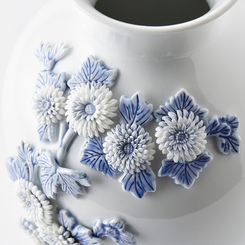 平戸洸祥団右ヱ門窯】平戸菊花飾 染付 花瓶 | 三川内焼オンライン