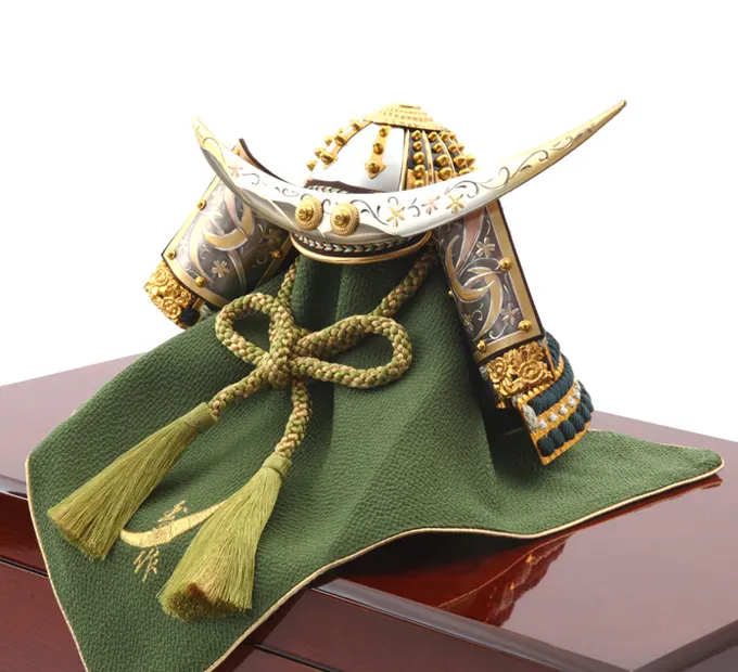 五月人形「伊達政宗の兜（収納タイプ）」｜五月人形の通販 ふらここ