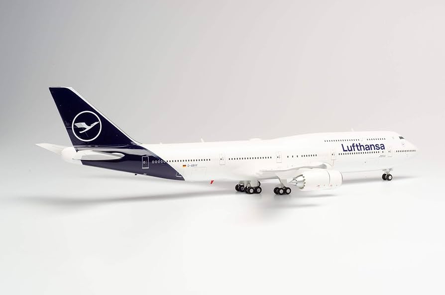 Amazon | herpa 1/200 747-8i ルフトハンザ航空 新塗装 D-ABYA