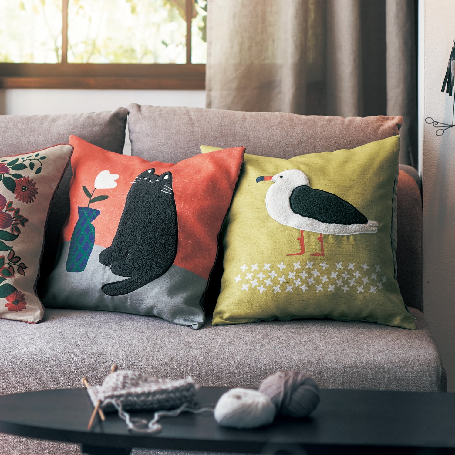 一目惚れデザインの刺繍クッションカバー・座布団カバー｜通販の