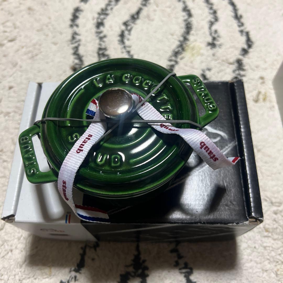 STAUB ラウンドココット バジルグリーン ストウブ 鋳物ホーロー鍋 ピコ・ココット | ツヴィリング公式