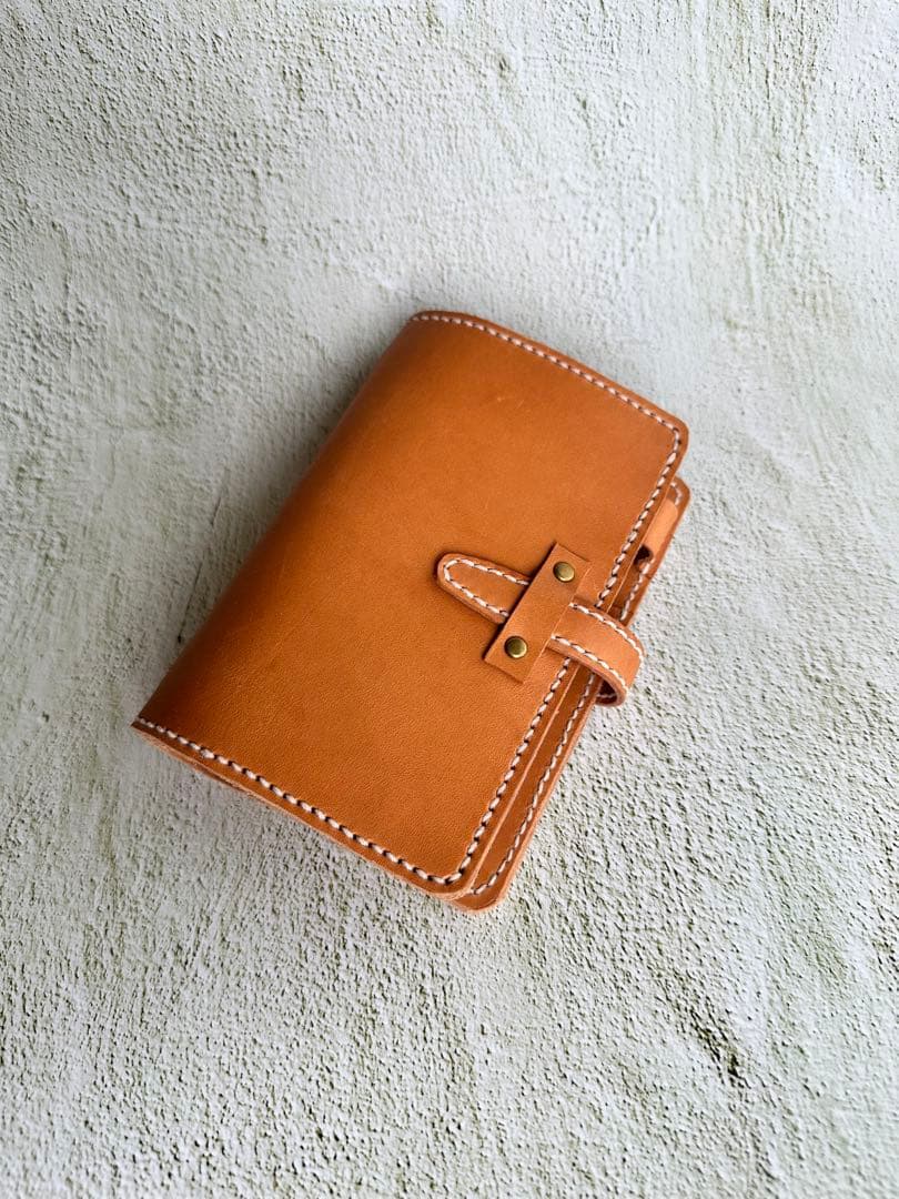 ミニ6サイズシステム手帳ハンドメイド手縫いシール手帳にも❤️ システム手帳 手帳カバー ミニ6サイズ スクラッチレザー×国産レザー