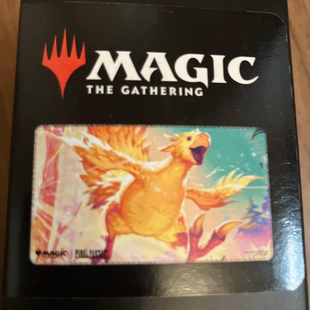 マジック：ザ・ギャザリング　FF コラボ チョコボ　プレイマット Magic: The Gathering®—FINAL FANTASY™ Traveling Chocobo (Black