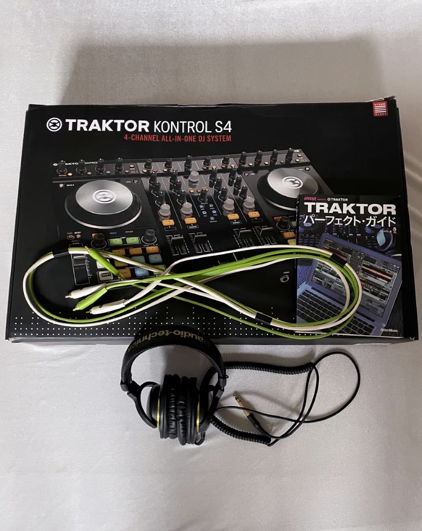 TRAKTOR KONTROL S4 MK2 4チャンネル ほぼ未使用 オマケ付 Traktor Kontrol S4: 4-channel DJ controller