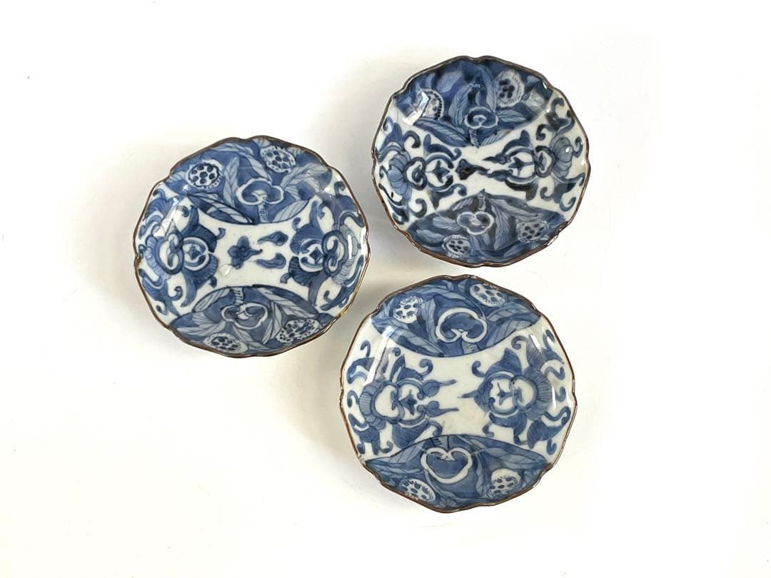 骨董　アンティーク　古伊万里　染付　柘榴文　小皿　輪花皿　3枚　大明弘治年製 古伊万里 大皿 骨董品 ○名品 ≪ 鹿 月 花 ≫ 大明成化年製 染付 直径