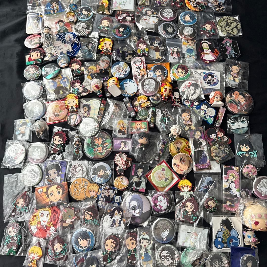 鬼滅の刃　缶バッジ　ラバスト　アクリルスタンド等　約150点大量まとめ売り resize_image-16.jpeg