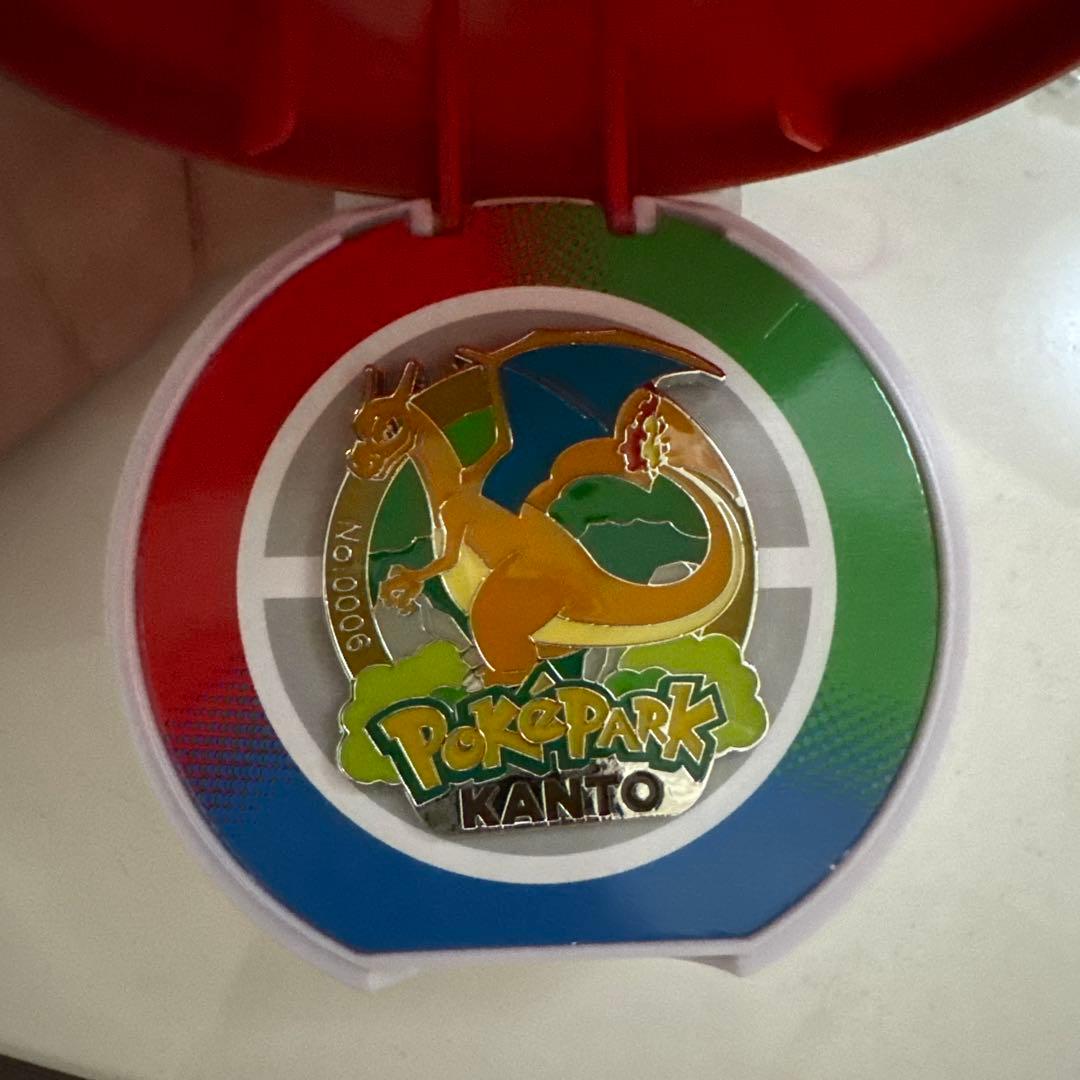 ポケモン ピンバッジ リザードン　ピンバッジ　ピンズ　ポケパーク　No.0006 ポケパーク リザードン ピンバッジ No.006 - メルカリ